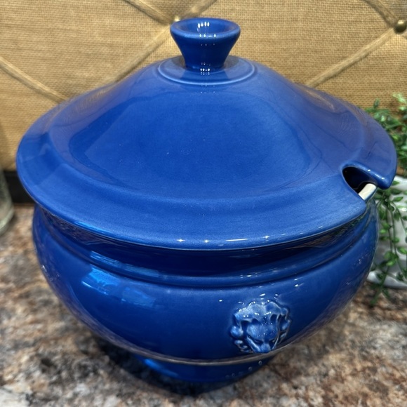 Emile Henry Lion Head Soup Tureen - Picture 2 of 9